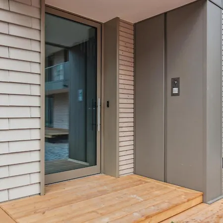 Διαμέρισμα 2 Bedroom Awesome In Tossens Stick