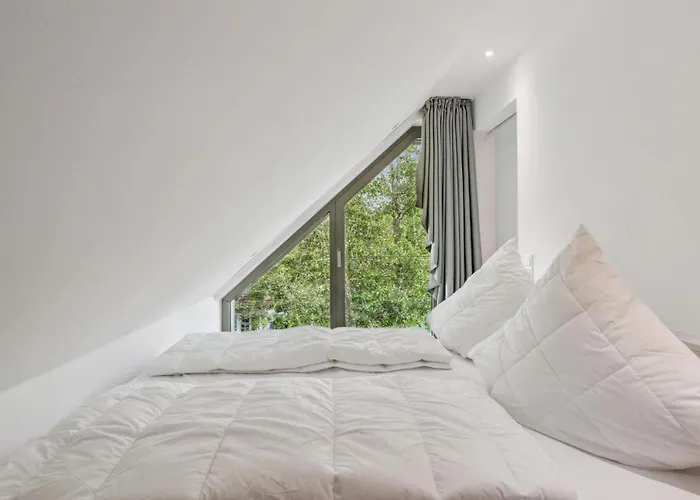 2 Bedroom Awesome In * Tossens